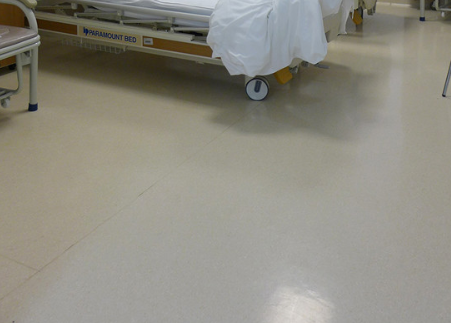 商用塑胶地板维护与翻新处理方法